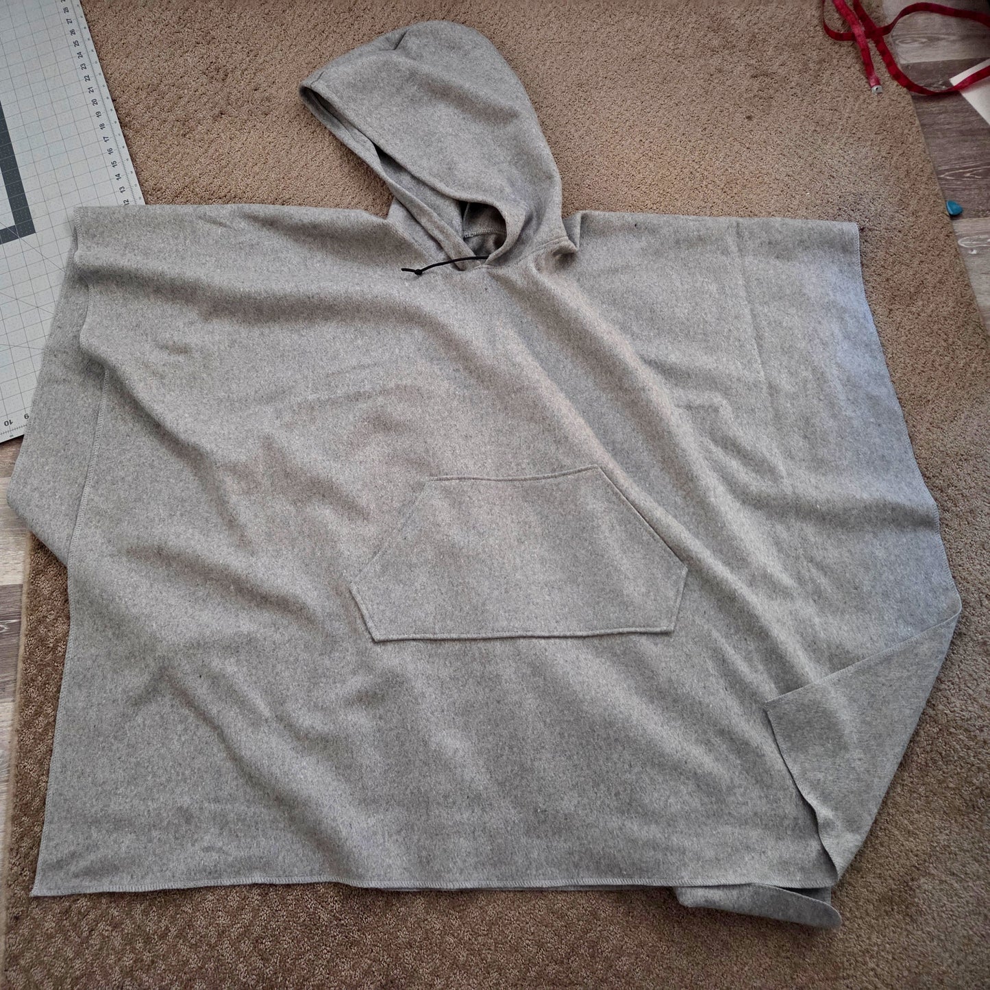 Snow Poncho Medium Outside Pocket